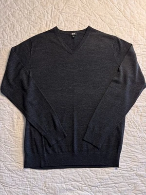 Suéter Pullover Uniqlo Para Hombres Negro Lana Tejido Cuello en V Manga Larga Talla L Foto 1 de 4