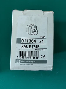 Telemecanique XALK178F Twist Trigger Not-Aus-Taste - Bild 1 von 2
