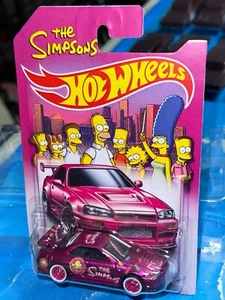 HOT WHEELS 2024 LOS SIMPSON NISSAN SKYLINE GT-R BNR34 ROSA REAL/R EXCLUSIVO!! - Imagen 1 de 17