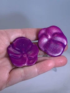 Lot of 2 Flowers Pansies AVON Vintage Brooch Pin M-3776 - Picture 1 of 3
