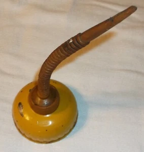 DE COLECCIÓN PEQUEÑA LATA DE ACEITE DE PLÁSTICO DE METAL AMARILLO ACERO METAL DECORACIÓN ARTESANAL INDUSTRIAL - Imagen 1 de 4