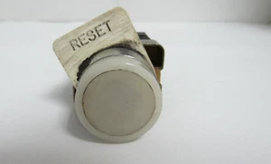 WHITE PUSH BUTTON W/ A300 Q300 CONTACT BLOCK - Bild 1 von 6
