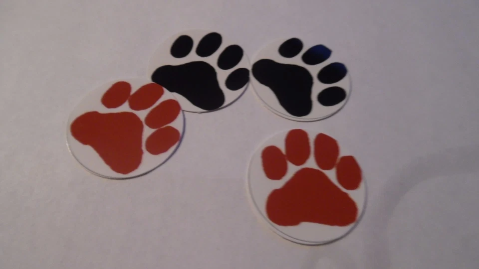 Imágenes de tapa de botella de una pulgada precortadas PRESIONES DE PATAS NEGRAS ROJAS Envío gratuito Foto 1 de 1