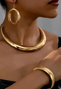 Chic Urban Fashion Necklace Bracelet and Hoop Earrings - Picture 1 of 7