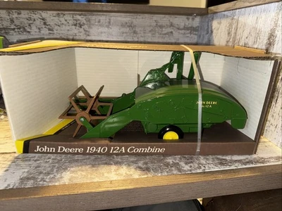 1/16 Scale 1940 John Deere  12A Pull Type Combine Die-cast Ertl - Image 1 of 4
