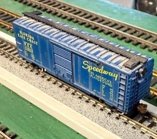 N Scale Atlas Florida East Coast 40’ boxcar with knuckle couplers - Image 1 of 1