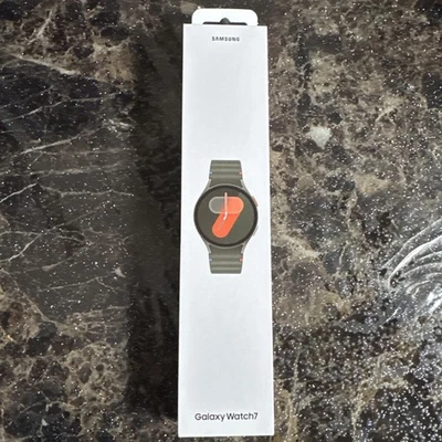 Samsung Galaxy Watch 7 - 40mm - Green - BT Version - BNIB - Image 1 of 3