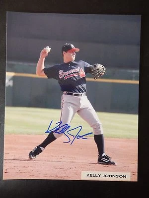 Fotografía autografiada por Kelly Johnson de 8" X 10"  Foto 1 de 2