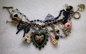 Betsey Johnson 1st Edition Paris Bracelet Lucite Heart Costume Jewelry - Picture 1 of 3