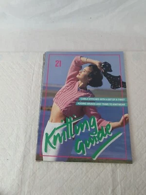 Knitting Guide Knitting Technique Book 21-24 - Image 1 of 4