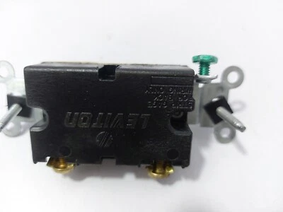 Leviton CSB1-15I Toggle Switch 15A - 120/277V AC/CA - Lot of 10PCS - Image 1 of 4