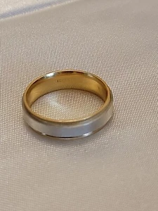 Wedding Band Platinum 10k Yellow Gold Ring Sz 7.5 - Picture 1 of 10