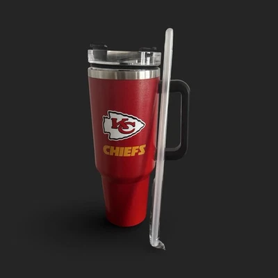Taza térmica de viaje Kansas City Chiefs 40 oz Twist Cup/pajita de plástico lavable Foto 1 de 3