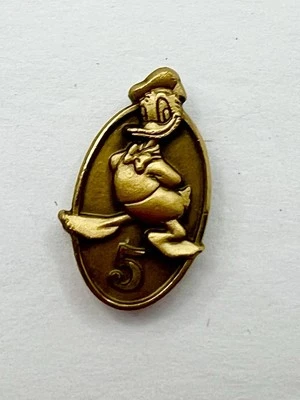 Prendedor Disney Servicio al Miembro del Elenco 5 Aniversario Pato Donald Foto 1 de 3