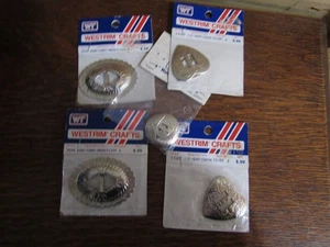 WESTERN Vintage LOT Of 5 Packages Of HEART ROUND DESERT FLOWERS Metal CONCHOS-#7 - Picture 1 of 5