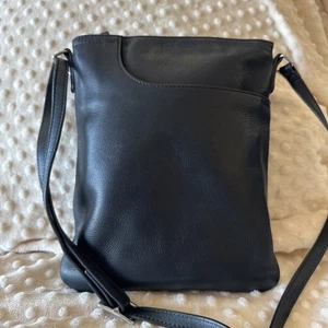 Margot New York Genuine Leather Crossbody Bag Black Pebbled Zip Pocket Purse - Picture 1 of 9