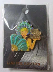 Hard Rock Cafe Pin Las Vegas ~ 50th Anniversary Core Showgirl mit vollem Kopfschmuck - Bild 1 von 2