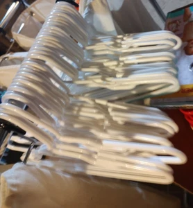 31 Kids Plastic Children's Hangers for Baby Toddler Child Clothes White - Picture 1 of 1