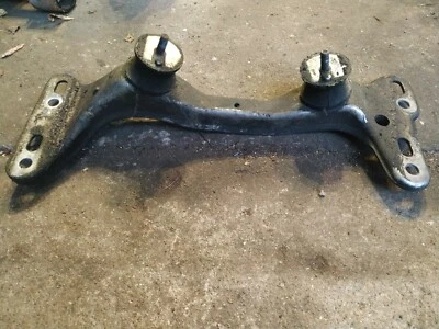 BMW E36 318is 318i 316i Z3 1.9 MANUAL GEARBOX TRANSMISSION BRACKET CROSS MEMBER — 第 1/2 张图片