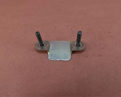 Пластина блокировки переднего сиденья 2014 07–16 Suzuki LS650 Boulevard S40 - Изображение 1 из 4