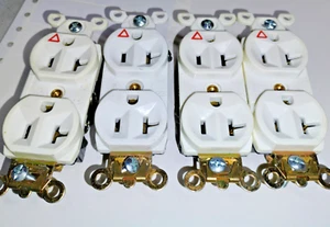 LOT OF 4 PASS & SEYMOUR IG6300 20A 125V ISOLATED GROUND DUPLEX RECEPTACLES - Picture 1 of 4
