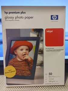 hp Premium Plus błyszczący papier fotograficzny (50 arkuszy) 8,5 cala X 11' atramentowy NOWY - Zdjęcie 1 z 3