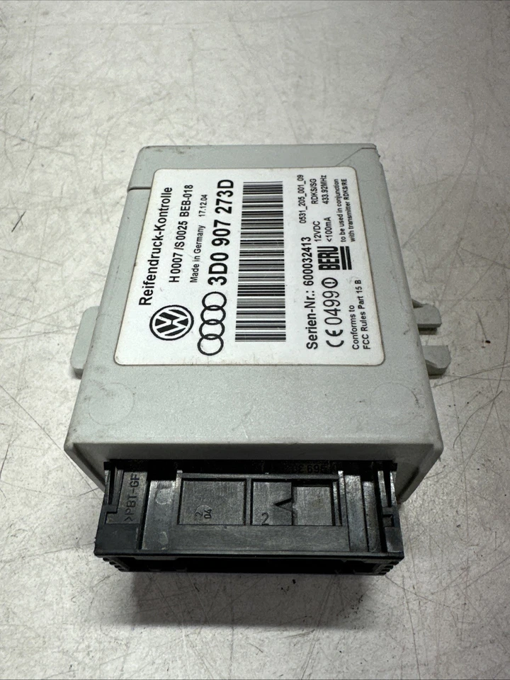 04-06 Bentley Continental VW Phaeton Tire Pressure Module Computer 3D0907273D - Image 1 of 4