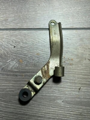 1998-2002 Honda Shadow 1100 Aero Clutch Cable Mount Bracket OEM - Imagem 1 de 2