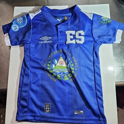 Camiseta OFICIAL UMBRO Juvenil El Salvador Talla 6 Foto 1 de 4