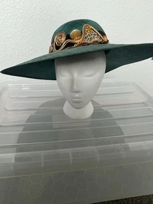 Vintage Sonni San Francisco Green Gold Wide Brim Woven Straw Hat Artsy - Image 1 of 4