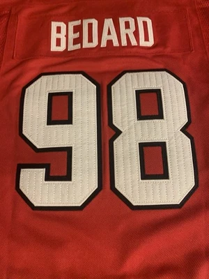 Camiseta clássica de inverno Connor Bedard #98 Chicago Blackhawks Fanatics juvenil P/M - Imagem 1 de 4