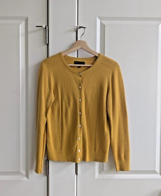 Cárdigan Banana Republic Mujer S Amarillo Lujo Hilo Cuello Redondo Botón Frontal Suéter Foto 1 de 4