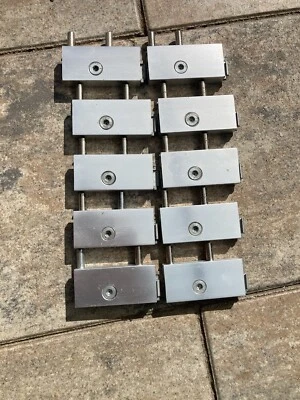 10x Octanorm Regalbodenträger 80mm Lang, 36mm Hoch, Silber - Bild 1 von 3
