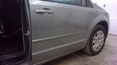 (LOCAL PICKUP ONLY) 08- 20 Dodge DODGE CARAVAN Front Door Right - Image 1 of 4