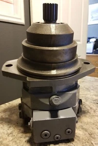 Motor de pistón Rexroth A6VE107HZ3/63W-VZL020000B, R902092052-001 - Imagen 1 de 2
