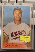 1954 BOWMAN JOE DE MAESTRI CARD #147 PHILADELPHIA ATHLETICS BASEBALL CARD