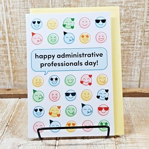 Tarjeta de felicitación del día de los profesionales administrativos Hallmark 5x7 emojis caras sonrientes - Imagen 1 de 8