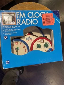High Frequency Analog Clock Radio (Model No.8811) BRAND NEW RETRO VINTAGE - Picture 1 of 4