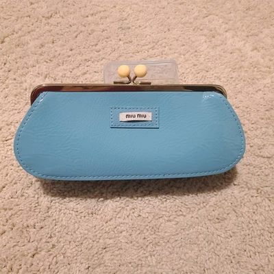 Bolsa/embreagem de maquiagem Miu Miu azul couro envernizado sintético - Imagem 1 de 4