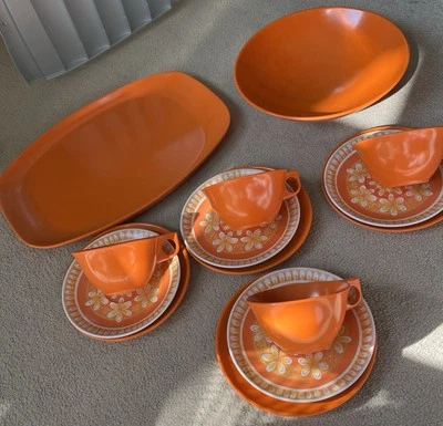 Vintage ‘Hollywood’ Orange Picnic Set - Image 1 of 4