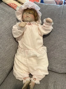 Lloyd & Lee Middleton Original Doll FIRST MOMENT SLEEP Newborn Baby 1983 Signed - Picture 1 of 4