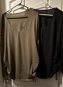 Schwarz olivgrün zwei 2x große Langarmshirts gebraucht - Bild 1 von 4