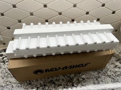 "Estante de madera Rev-A-Shelf 14"" montaje superior blanco"  Foto 1 de 4