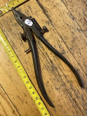 (n°7 OUTIL ANCIEN, old tool  pince à avoyer - Photo 1/4