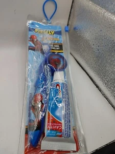 Kids Crest Oral Care Firefly  Travel Kit - Picture 1 of 4