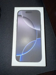Apple iPhone 16 Pro - 128 Go - Noir Titane (AT&T) - Photo 1 sur 2