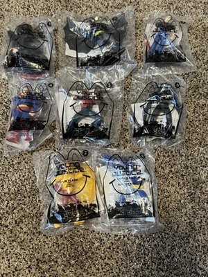 Juego de juguetes MCDONALDS DC 2011 Young Justice (8) Superman Batman Foto 1 de 4