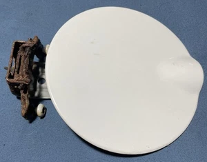 Fuel Door DODGE DURANGO White 98 99 00 01 02 03 04 05 06 07 08 09 gas ASPEN OEM - Picture 1 of 9