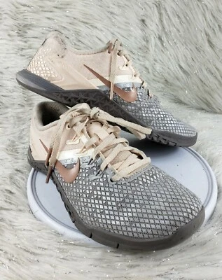 Zapatos para mujer Nike Metcon 4 XD MTLC talla 6,5 AV2252-001 gris atmósfera  Foto 1 de 4