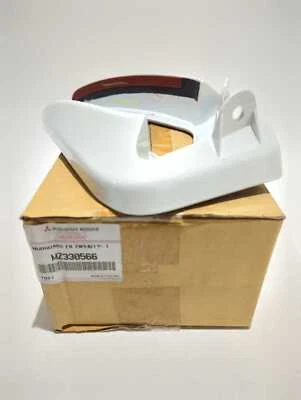 Nuevo juego de guardabarros delantero OEM 2014-2021 Mitsubishi Mirage MZ330566 blanco perla W54 Foto 1 de 4